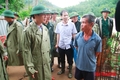 Đồng chí Bí thư Tỉnh ủy, Chủ tịch HĐND tỉnh Trịnh Văn Chiến kiểm tra tình hình thiệt hại do mưa lũ tại huyện Quan Sơn