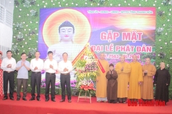 Lãnh đạo tỉnh gặp mặt chức sắc Phật giáo nhân Đại lễ Phật Đản