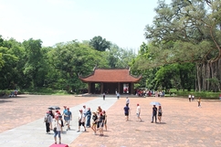 Khu di tích Quốc gia đặc biệt Lam Kinh hút khách trong kỳ nghỉ lễ 30-4 và 1-5