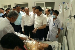 Vụ nổ súng ở Đắk Lắk: Phó Thủ tướng Trần Lưu Quang thăm, viếng, động viên gia đình các nạn nhân
