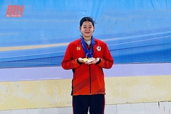 VĐV Phạm Thị Vân lập kỳ tích ngay trong ngày đầu tiên Giải bơi vô địch các nhóm tuổi Đông Nam Á 2023
