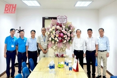 Liên đoàn Lao động tỉnh thăm, chúc mừng doanh nghiệp nhân Ngày Doanh nhân Việt Nam