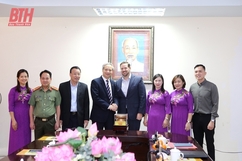 Đoàn Tùy viên chính trị, Đại sứ quán Hoa Kỳ tại Việt Nam thăm và làm việc với Ủy ban MTTQ tỉnh Thanh Hóa