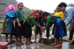 Tiếp nhận viện trợ dự án “Nước sạch cho đồng bào dân tộc thiểu số tại huyện Bá Thước”
