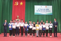 Trao 294 suất học bổng cho học sinh, sinh viên trên địa bàn thị xã Nghi Sơn