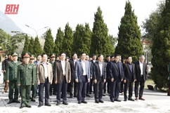 Đoàn đại biểu tỉnh Hà Giang dâng hương viếng các Anh hùng liệt sĩ tại Nghĩa trang liệt sĩ Quốc tế Đồng Tâm