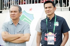 Tuyển Việt Nam bất ngờ thua trước thềm Asian Cup; Bầu Đức cho CLB Công An Hà Nội mượn HLV Kiatisak
