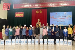 Trao tặng 67 suất quà cho hộ có hoàn cảnh khó khăn tại xã Hoằng Phong