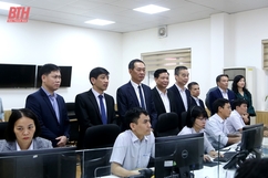 Phó Bí thư Tỉnh ủy Trịnh Tuấn Sinh kiểm tra tình hình thực hiện nhiệm vụ trước, trong và sau Tết Nguyên đán Giáp Thìn tại một số đơn vị