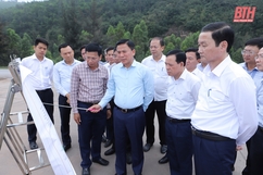 Thường trực Tỉnh ủy khảo sát một số dự án  hạ tầng tại Khu Kinh tế Nghi Sơn