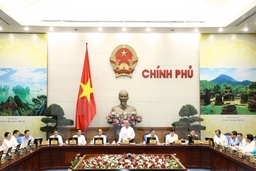 Thủ tướng Nguyễn Xuân Phúc:Xử lý các vướng mắc thủ tục hành chính trong tháng 9