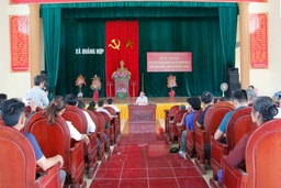 Chủ tịch UBND huyện Quảng Xương đối thoại với các hộ dân thôn Hợp Hưng liên quan đến công tác đền bù bồi thường giải phóng mặt bằng