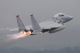 Máy bay chiến đấu F-15 của Mỹ rơi ngoài khơi Nhật Bản