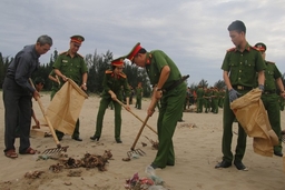 Cảnh sát PCCC tỉnh ra quân hưởng ứng “Tháng hành động vì môi trường” và Tuần lễ biển và hải đảo Việt Nam năm 2018