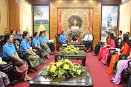 Đoàn đại biểu Hội LHPN tỉnh Hủa Phăn nước Cộng hòa dân chủ nhân dân Lào, chào xã giao lãnh đạo tỉnh Thanh Hóa