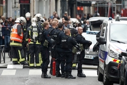 Nghi phạm có súng bắt cóc con tin tại chung cư ở Paris