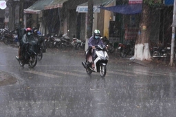 Nhiều khu vực mưa và dông, Thanh Hóa và Đắk Lắk nguy cơ lũ quét