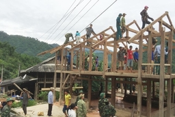 Hơn 900 lượt cán bộ, chiến sỹ biên phòng giúp huyện Mường Lát khắc phục hậu quả mưa lũ