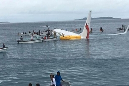 Có 4 người Việt trong vụ máy bay trượt khỏi đường băng ở Micronesia