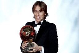 Tiền vệ Luka Modric giành danh hiệu Quả bóng vàng 2018