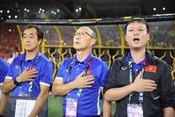 HLV Park Hang-seo được vinh danh trước chung kết lượt về AFF Cup