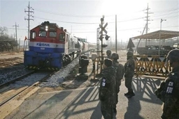 Hàn Quốc thúc đẩy hiện đại hóa đường bộ và đường sắt liên Triều