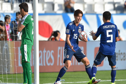 Nhật Bản thắng ngược dòng trận ra quân Asian Cup