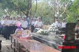 Viếng mộ Anh hùng Võ Thị Sáu và các chiến sỹ cách mạng hi sinh tại Côn Đảo