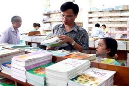 Nhà xuất bản Giáo dục Việt Nam công bố tăng giá sách giáo khoa