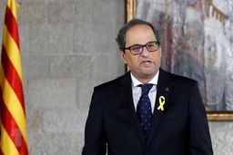Tây Ban Nha kiện Thủ hiến Catalonia không dỡ biểu tượng ủng hộ độc lập