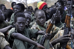 Nigeria giải ngũ gần 900 lính chống phiến quân Boko Haram là trẻ em