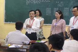 Cục trưởng Cục Quản lý chất lượng, Bộ GD&ĐT Mai Văn Trinh kiểm tra công tác thi THPT Quốc gia tại Thanh Hóa