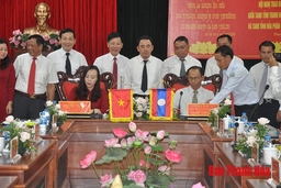 Đẩy mạnh hợp tác giữa Tòa án nhân dân tỉnh Thanh Hóa và Tòa án nhân dân tỉnh Hủa Phăn