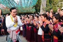 Tòa án Thái Lan chấp nhận các đơn kiện Thủ tướng Prayuth