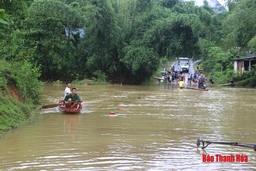 2 tuyến quốc lộ qua địa bàn huyện Bá Thước bị chia cắt bởi nước lũ
