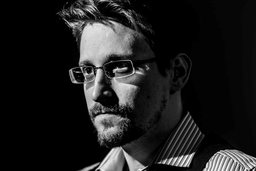 Cựu điệp viên Mỹ Edward Snowden chuẩn bị xuất bản hồi ký