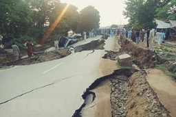 Động đất tại miền Bắc Pakistan: Gần 500 người thương vong