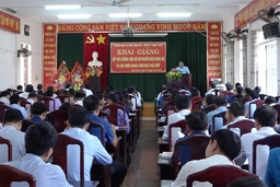 Huyện Thạch Thành: Khai giảng lớp bồi dưỡng cán bộ dự nguồn BCH Đảng bộ huyện