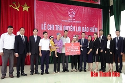 Bảo hiểm nhân thọ AIA Việt Nam chi trả quyền lợi bảo hiểm cho khách hàng