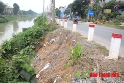 Bờ sông Nông Giang qua thị trấn Lam Sơn sạt lở nghiêm trọng