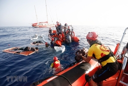 Cảnh sát Cyprus cứu hơn 100 người di cư Syria lênh đênh trên biển