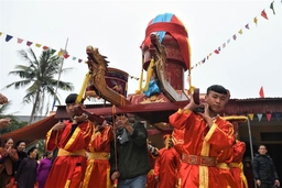 Đặc sắc lễ rước cỗ tế thần ở xã biển Quảng Nham