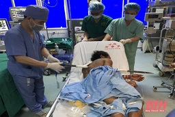 Bệnh viện Đa khoa tỉnh Thanh Hóa cứu sống bệnh nhân bị xà beng đâm xuyên người