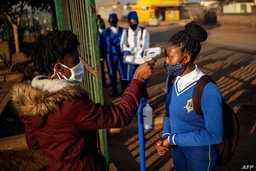 WHO kêu gọi các nước châu Phi cẩn trọng trước khi mở cửa trường học
