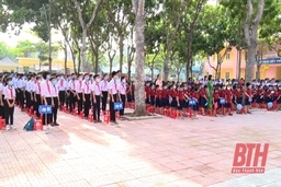 Trên 60.000 học sinh trên địa bàn thị xã Nghi Sơn náo nức ngày khai trường