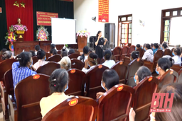 Vĩnh Lộc: Tập huấn kiến thức, kỹ năng khởi nghiệp cho phụ nữ nông thôn