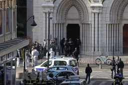 Pháp nâng cảnh báo an ninh lên mức cao nhất sau vụ tấn công ở Nice