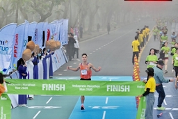 Giải VnExpress Marathon Huế: Lê Trung Đức tiếp tục thống trị đường chạy 21km