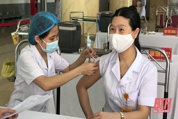 Bệnh viện Đa khoa tỉnh Thanh Hóa triển khai tiêm vắc - xin phòng COVID-19