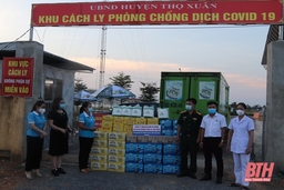 Hội LHPN tỉnh và Hội PHPN huyện Thọ Xuân tiếp nhận nguồn lực hỗ trợ phòng, chống dịch COVID-19